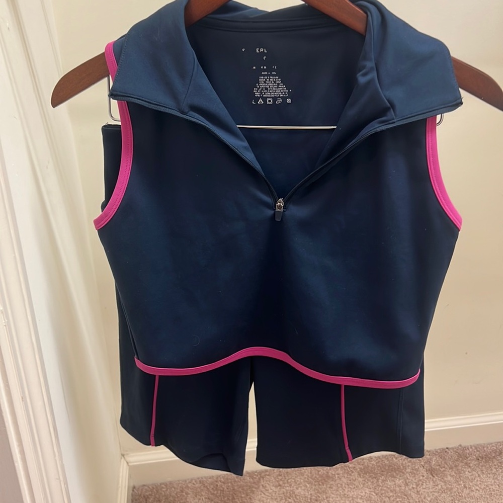 Sincerely Jules active wear set - crop top with shorts